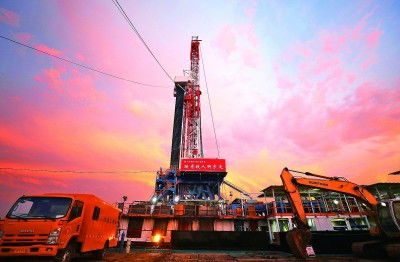 大庆油田1205钻井队在施工